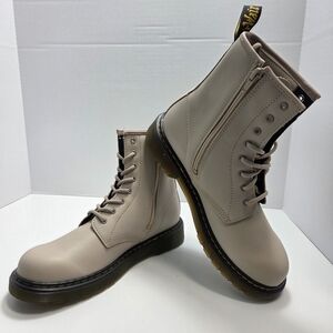 Dr. Martens Women's Tan Lace Up Boots 31283 Women Sz 7 Men Sz6